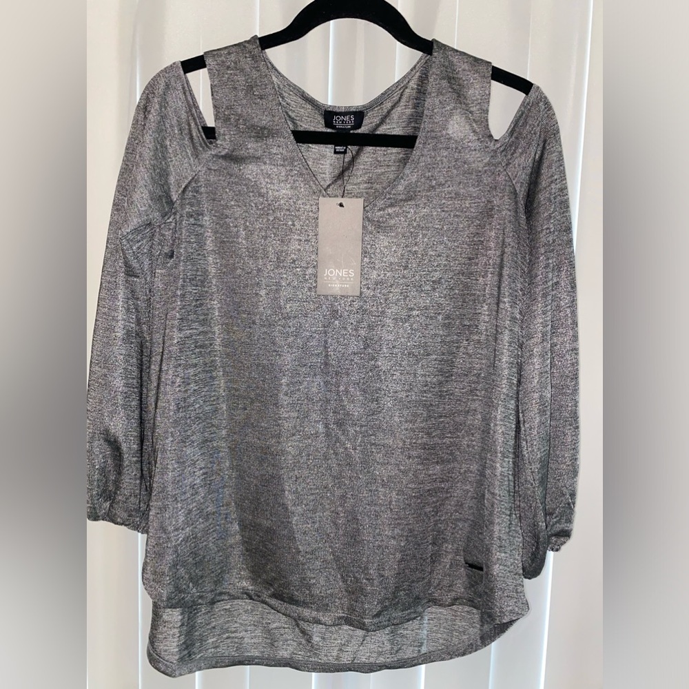 NWT Off the shoulder Womans top